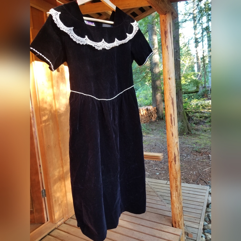 Black Velvet Dress Emily West Vintage USA Size 16 Midi 1950s Retro